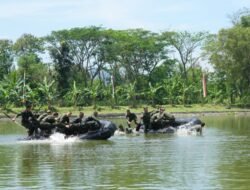 Small Boat Training Ambil Bagian Dalam Operasi Amfibi di Super Garuda Shield 2025
