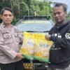Polsek Fakfak Gelar Gerakan Pangan Murah Beras Sphp Untuk Warga