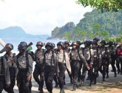 Siswa Diktukba Polri Angkatan 53 SPN Polda Papua Laksanakan Heiking dalam Rangka Pembinaan Fisik dan Mental