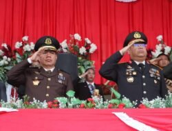 Semarak HUT ke-80 RI, Wakapolda Papua Bersama Forkopimda Ikuti Upacara Penurunan Bendera