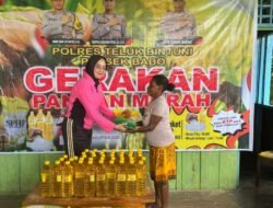 Polres Teluk Bintuni Dukung Program Presiden, Gelar Gerakan Pangan Murah di Kampung Yaru