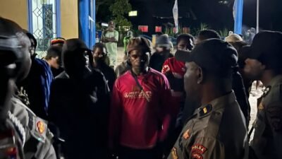 Respon Cepat, Tim Patroli Polres Tolikara Polda Papua Amankan Kisruh SK Kepala Kampung Di Bank Papua
