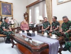 Anjangsana TNI ke Jenderal TNI (Purn) Try Sutrisno: Kita Tidak Boleh Melupakan Persatuan