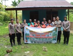 Polwan Polres Sarmi Polda Papua Gelar Bakti Sosial Bagikan Sembako Kepada Warga