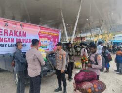 Polres Lanny Jaya Gelar Gerakan Pangan Murah Tahap VI, Sediakan 1 Ton Beras untuk Warga Tiom