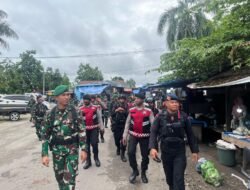 Personel Polda Papua Barat Gelar Patroli Skala Besar di Pasar Sanggeng