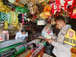 Bhabinkamtibmas Polres Tolikara Gelar Penyuluhan Kepada Pedagang Sembako
