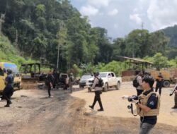 Polres Yalimo dan Brimob BKO Papua Lakukan Pembukaan Palang Jalan, Tegaskan Komitmen Pulihkan Keamanan