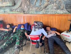 Personel Polres Merauke Ikut Berpartisipasi Dalam Kegiatan Donor Darah HUT TNI ke-80