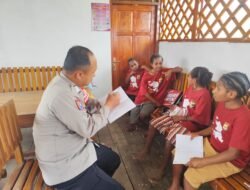 Program si-ipar operasi rasaka cartenz 2025 polres pegunungan bintang peduli pendidikan hadir mengajar dengan penuh kasih di kota oksibil kab. pegunungan bintang