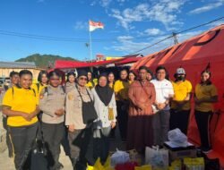 Polwan Polda Papua dan Tim Oikumene Salurkan Bantuan bagi Korban Kebakaran di Dok V Bawah Jayapura