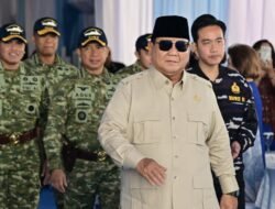 Panglima TNI Dampingi Presiden RI pada Presidential Inspection HUT ke-80 TNI di Teluk Jakarta