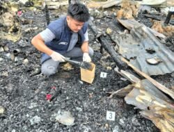 Bidlabfor Polda Papua Laksanakan Olah Tkp Kebakaran Panti Asuhan di Holtekamp