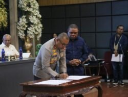 Polda Papua Barat Kawal Deklarasi Bersama Penertiban PETI di Distrik Wasirawi