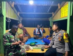 Sinergitas Bhabinkamtibmas Dan Babinsa Polres Keerom Dorong Partisipasi Masyarakat dalam Kegiatan Siskamling