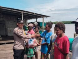 Kapolsek Atsj Berikan Bantuan Jaring Kepada Nelayan