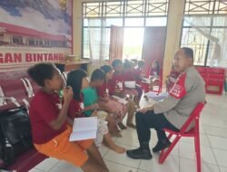 Program Si-IPAR Operasi Rasaka Cartenz 2025 Polres Pegunungan Bintang Hadir Mengajar Dengan Tulus Anak-anak Didik di Distrik Oksibil Kabupaten Pegunungan Bintang