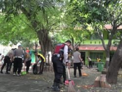 Pasca Olah TKP, Polres Metro Jakarta Utara Bersihkan Masjid SMAN 72 Kelapa Gading untuk Pulihkan Kondisi dan Hilangkan Traumatis Warga Sekolah