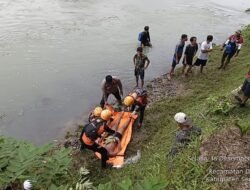 Polsek Sipispis Evakuasi Pelajar yang Hanyut di Sungai Bahbolon