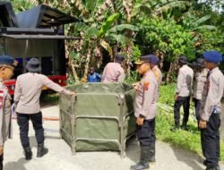 Polri Hadir, Sat Brimob Polda Papua Salurkan Air Bersih bagi Warga Terdampak Banjir di Keerom