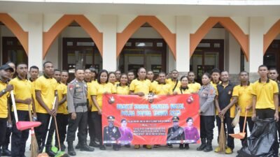 Sambut Natal 2025, Polda Papua Gelar Bhakti Sosial Pembersihan Gereja