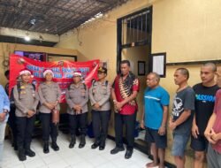 Berbagi Sukacita Natal 2025, Polda Papua Salurkan Bingkisan di Rutan dan Tengah Masyarakat