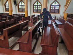 Polres Merauke Bersama Brimob Batalyon D Papua Laksanakan Sterilisasi Gereja Jelang Natal 2025