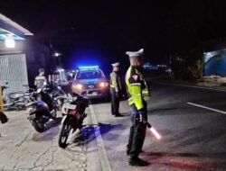 Satuan Lalu Lintas Polres Waropen Rutin Gelar Patroli Blue Light, Himbau Pengendara Patuhi Aturan Berlalu Lintas