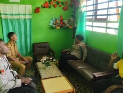 Polri Hadir di Lingkungan Pendidikan, Binmas Polres Mamberamo Tengah Kunjungi SD YPPGI Kobakma