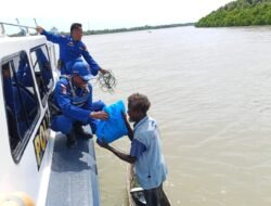 Polairud Polres Merauke Gelar Jumat Berkah, Bagikan Tali Asih kepada Masyarakat di Kali Maro