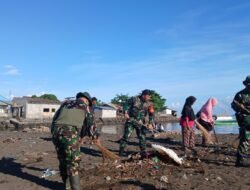 Wujudkan Lingkungan Asri, Koramil 03 Likupang Karya Bakti Bersihkan Pesisir Pantai Desa Likupang Kampung Ambong