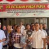 Perhatian Polda Papua, Atlet Sasana Ambroben Boxing Terima Bantuan Perlengkapan Latihan