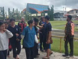 Dari Pedalaman Koroway ke Sentani, Polri Amankan Kedatangan Tenaga Pendidik dan Medis