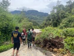 Akses Jalan Terputus Akibat Longsor, TNI-Polri Gerak Cepat Lakukan Penanganan di Wamena–Kelila