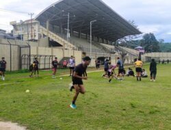 Puluhan Pelajar Ikuti Binlat Seleksi Penerimaan Polri Terpadu 2026 di Stadion 16 November Fakfak