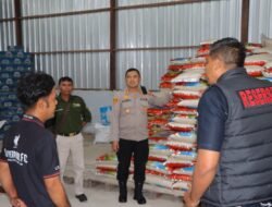 Polres Waropen Gelar Sidak Harga dan Mutu Pangan, Dua Toko Ditegur Jual Beras di Atas HET