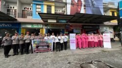 Polwan Polda Papua Barat Dan Polresta Manokwari Gelar Aksi Sosial Berbagi Takjil di Bulan Suci Ramadan