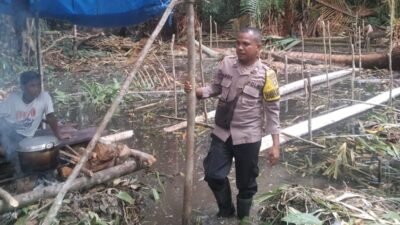 Bhabinkamtibmas Distrik Rumberpon Laksanakan Sambang dan Himbauan Kamtibmas di Kampung Yembekiri II
