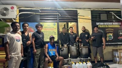 Polresta Manokwari Pengungkapan Produksi Minuman Keras Lokal Jenis Cap Tikus di Distrik Tanah Rubuh