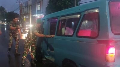 Tebar Kebaikan di Bulan Suci Ramadhan, Kodim 1310/Bitung Bersama Ormas Brigade Nusa Utara Bagikan Takjil kepada Masyarakat