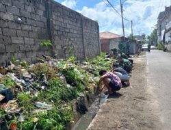 Wujud Kemanunggalan TNI – Rakyat, Kodim 1310/Bitung dan Yonif TP 916/BS bersama Warga Gelar Karya Bakti Pembersihan Kompleks Kanopi Bitung