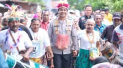 Tatap Muka Bersama Masyarakat Fanindi Pantai, Kapolda Berikan Tali Asih dan Bakti Kesehatan