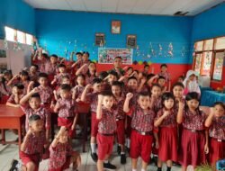 Tanamkan Nilai Patriotisme Sejak Dini, Babinsa Jajaran Kodim 1310/Bitung Optimalkan Implementasi Buku Pedoman Pembinaan Kesadaran Bela Negara (PKBN) di Lingkungan Sekolah