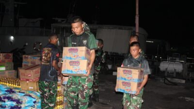 Peduli Bencana, Danrem 131/Santiago Tinjau Langsung Keberangkatan Bantuan Bahan Makanan dan Obat-Obatan untuk Korban Gempa Sangihe
