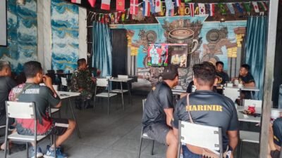Jalin Kebersamaan dengan Warga, Kodim 1310/Bitung Nonton Bareng Piala Dunia 2026