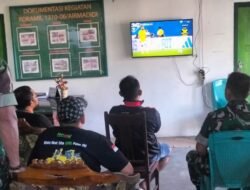 Nobar Personel Kodim 1310/Bitung Bersama Masyarakat Ciptakan Suasana Akrab