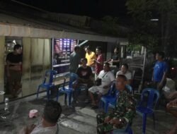 Keseruan Babinsa Kodim 1310/Bitung Nobar Piala Dunia Bersama Masyarakat, Ciptakan Lingkungan Aman, Nyaman dan Kondusif