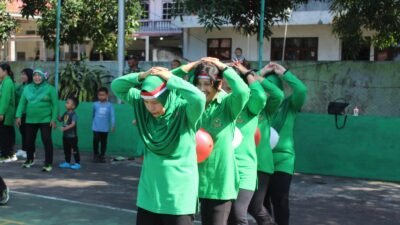 Jaga Kebugaran, Pererat Kekompakan dan Peduli Kesehatan, Persit KCK Kodim 1310/Bitung Gelar Olahraga Bersama, Lomba, serta Pemeriksaan Kesehatan Gratis, Semarakan HUT ke-81 RI