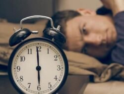 Terbangun Sebelum Alarm, Wajar atau Tanda Gangguan Tidur?