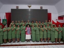 Tingkatkan Kesadaran dan Deteksi Dini Terhadap Kanker Payudara, Ketua Persit KCK Cabang LXII Kodim 1310/Bitung Ny. Meryah Dewa Made bersama Pengurus, Menghadiri Sosialisasi “SADARI”